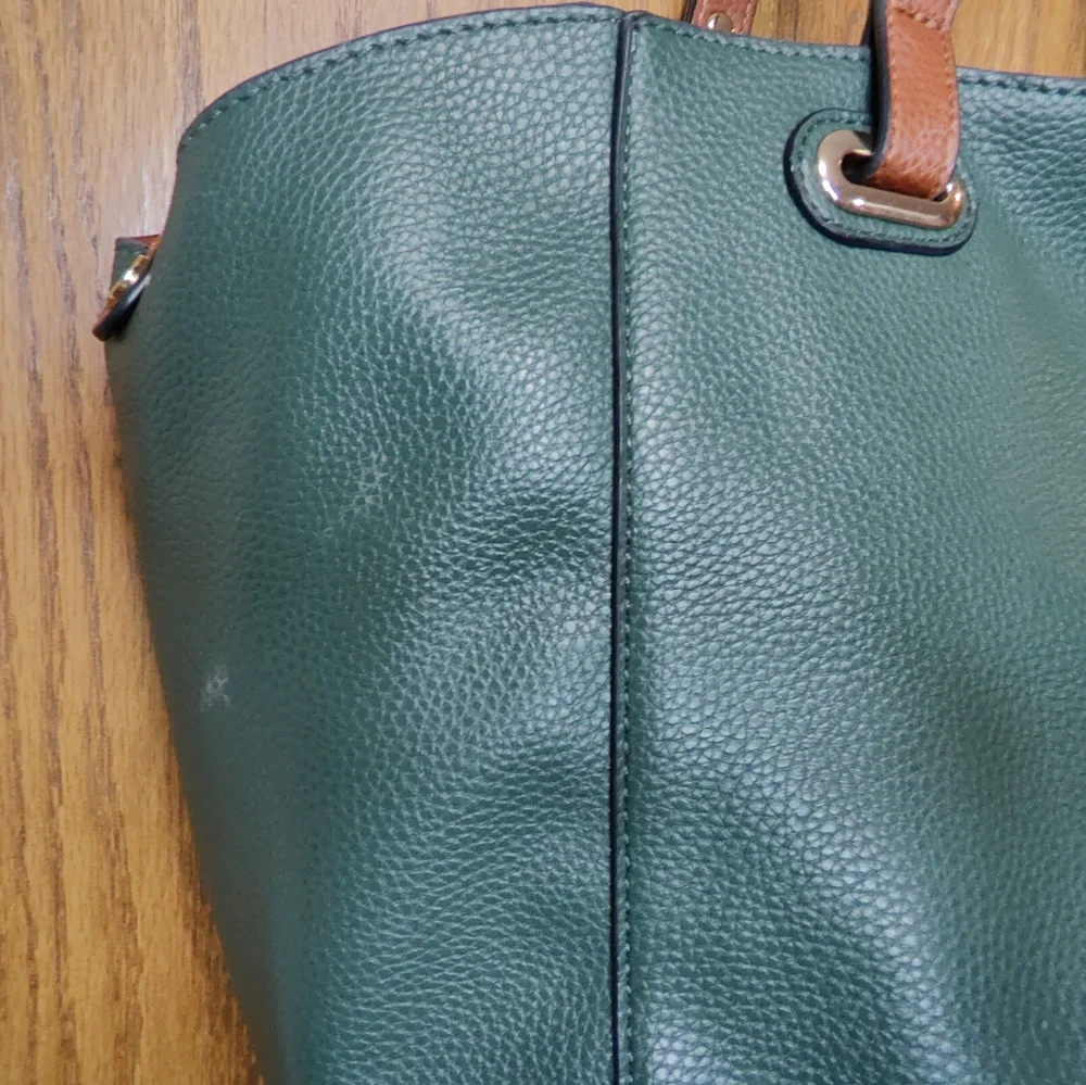 GH Bass & Co Green & Brown Tote Bag Purse w/ Zipper Pouch